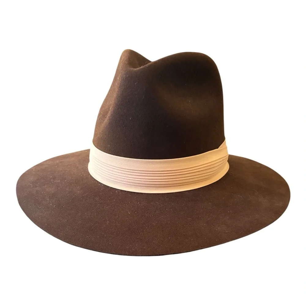 The Vail Heritage Collection: Vintage "Dorian" Safari Ensemble - Picture 2 of 12